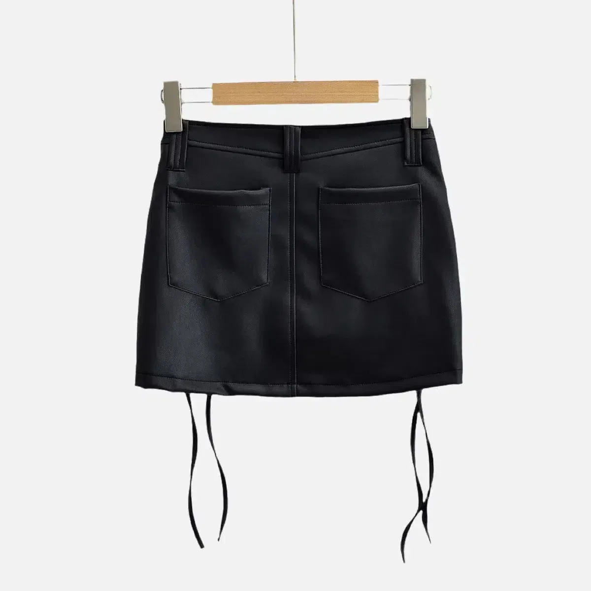 Talitha – Front detail – Foxy mini skirt