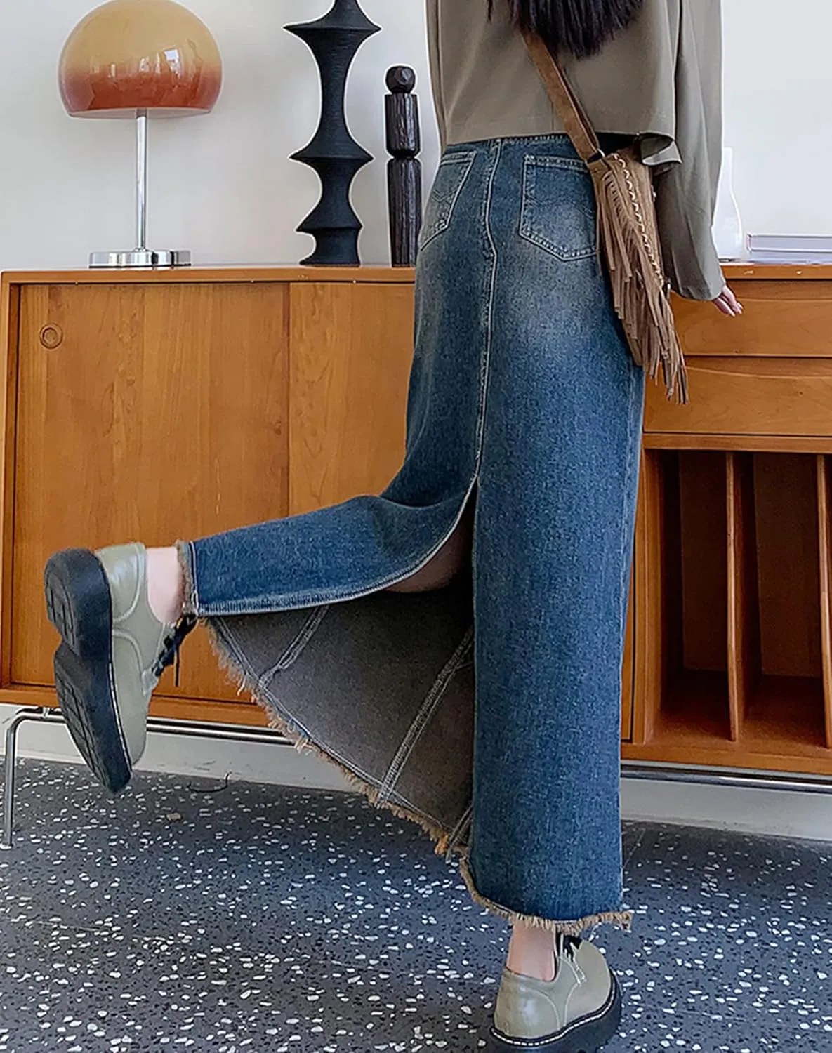 Women's Denim Midi Skirt A-Line Zipper Split Hem Raw Frayed Hem Jean Skirt